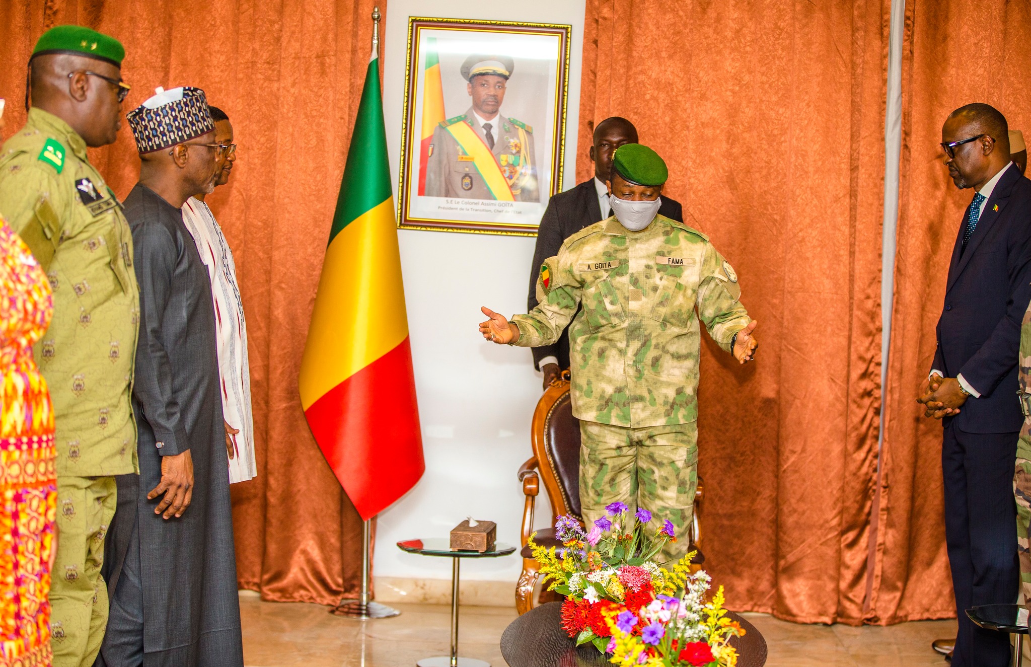 Diplomatie et réconciliation : le Président de la Transition accorde une audience à une délégation ministérielle de l’AES