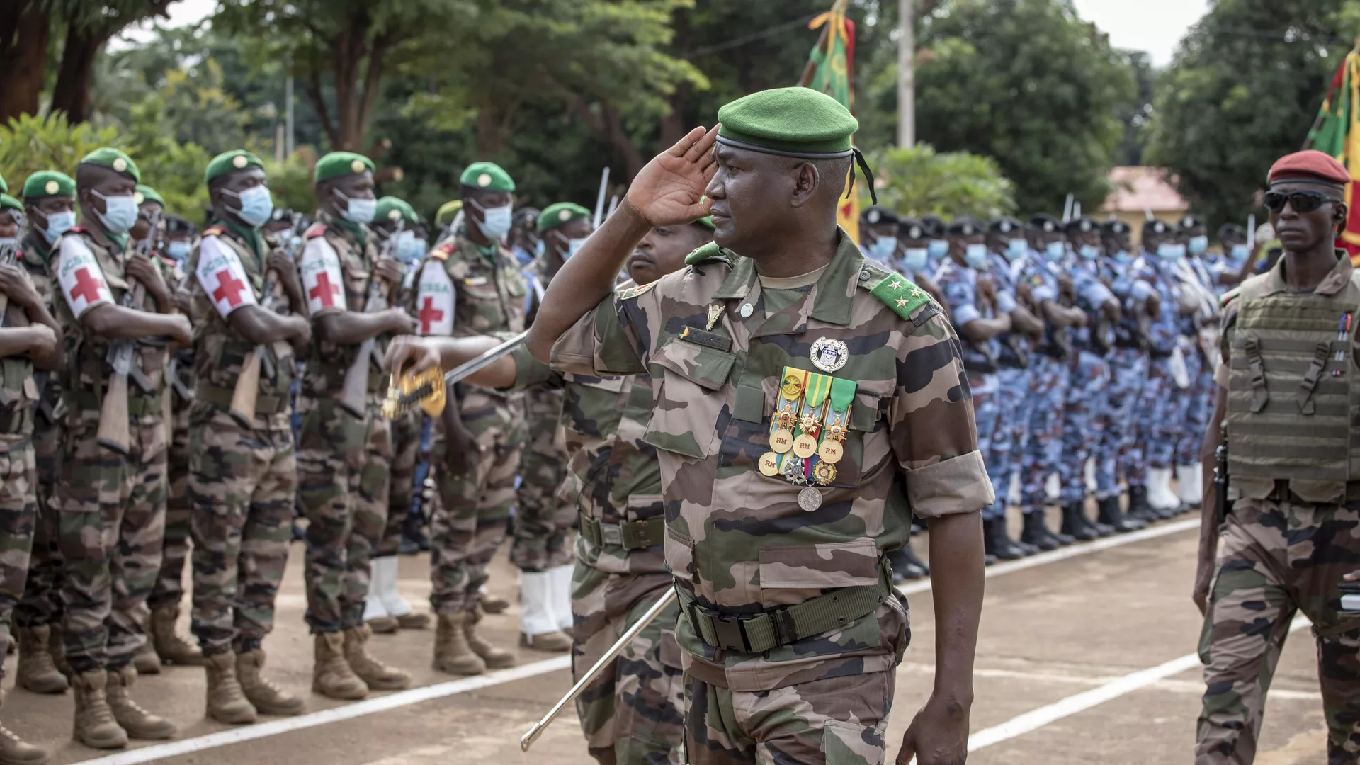 Attaque d'hier au Mali: l'armée promet de poursuivre le combat contre l'"ennemi de la nation"