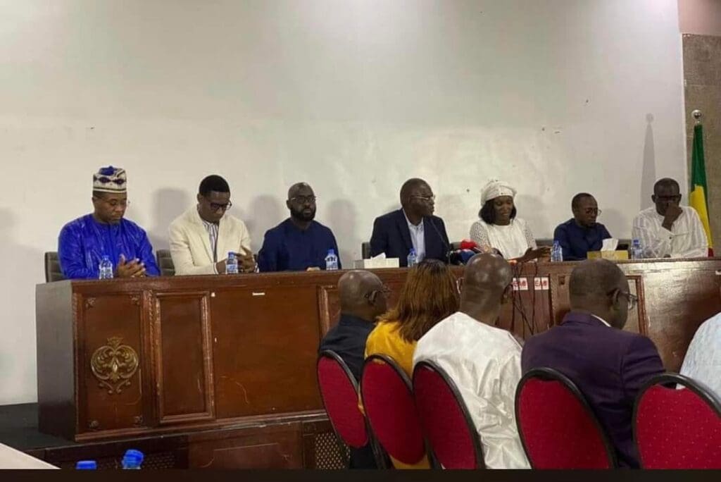 Sénégal législatives:l’opposition appelle à des concertations