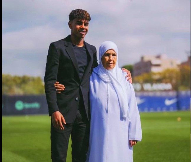 "S’ils veulent me tuer, je suis là": la grand-mère de Lamine Yamal raconte les menaces qu'elle subit