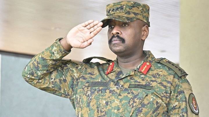 Ouganda : Le fils de Museveni ne sera pas candidat à la présidentielle de 2026