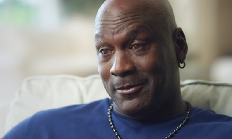 La couleur des yeux de Michael Jordan suscite l’inquiétude : les médecins réagissent !
