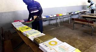 Sénégal: les législatives seront organisées en deux mois.