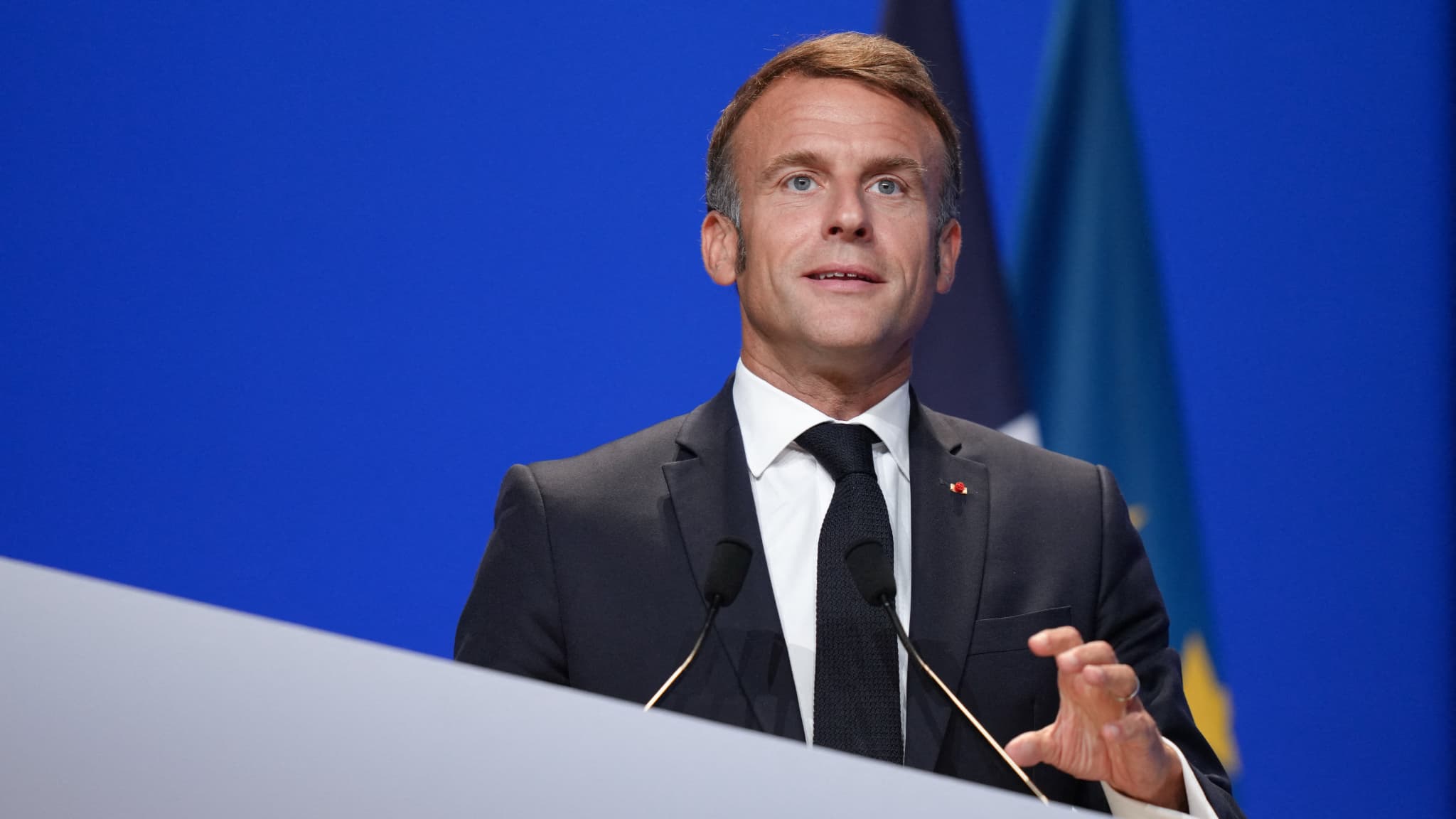 "Penser la paix de demain": Emmanuel Macron estime qu'il faudra "repenser notre rapport à la Russie" après la guerre