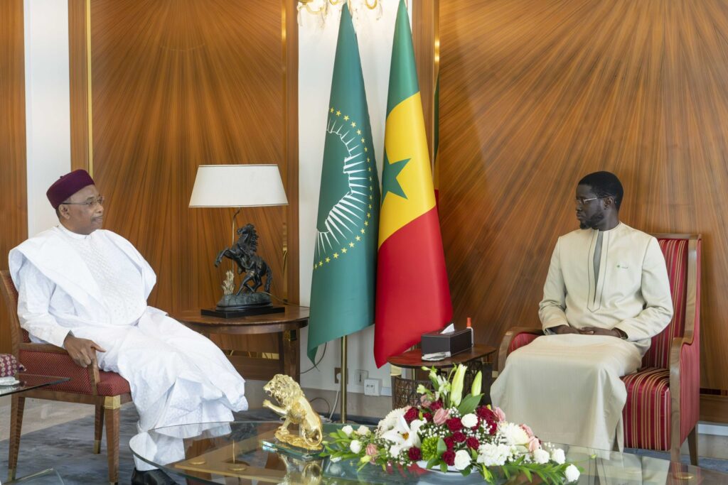 Sahel-sécurité : Bassirou Diomaye Faye reçoit Mahamadou Issoufou