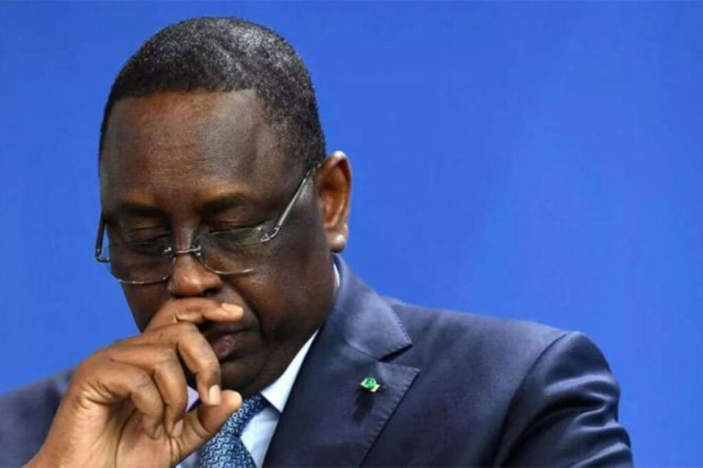 Violente altercation à bord d’un vol entre l’ex-président sénégalais Macky Sall et…