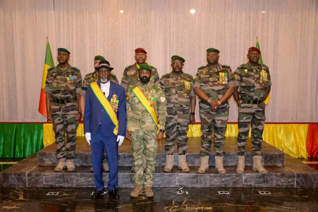 Mali : Cérémonie de Remise des Attributs aux Généraux