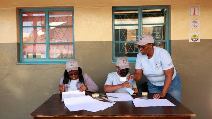 Le Botswana élit son président et son Parlement