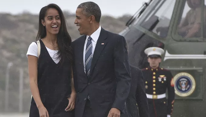 Pourquoi Malia, la fille de Barack Obama, a décidé de ne plus porter le nom de famille de son père ?