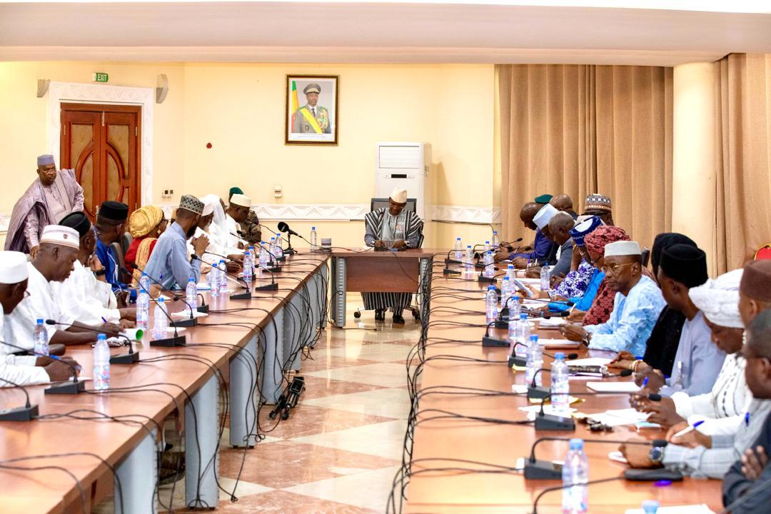 Administration : Le grand Bourem éclate