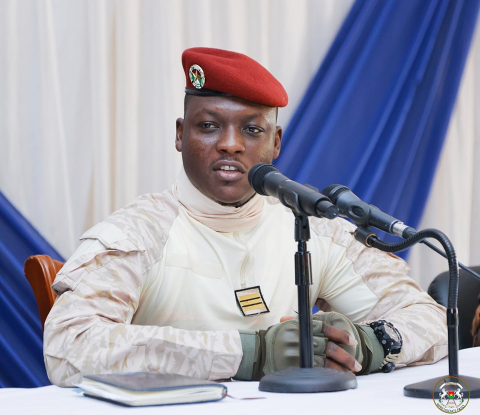 Air Burkina: “Ils vont travailler de gré ou de force”, le président Ibrahim Traoré dénonce le manque de patriotisme de deux mécanicien