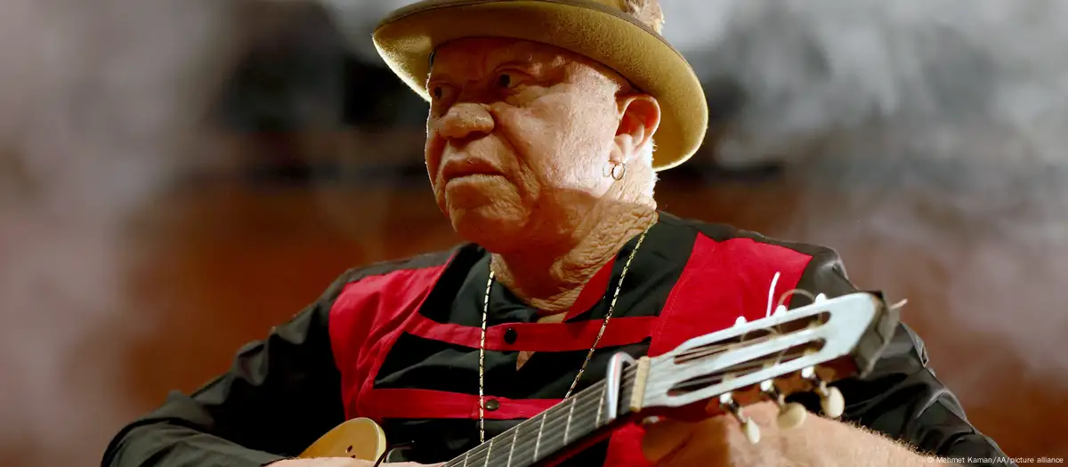 Pour Salif Keita, le Mali vit la "démocratie africaine"