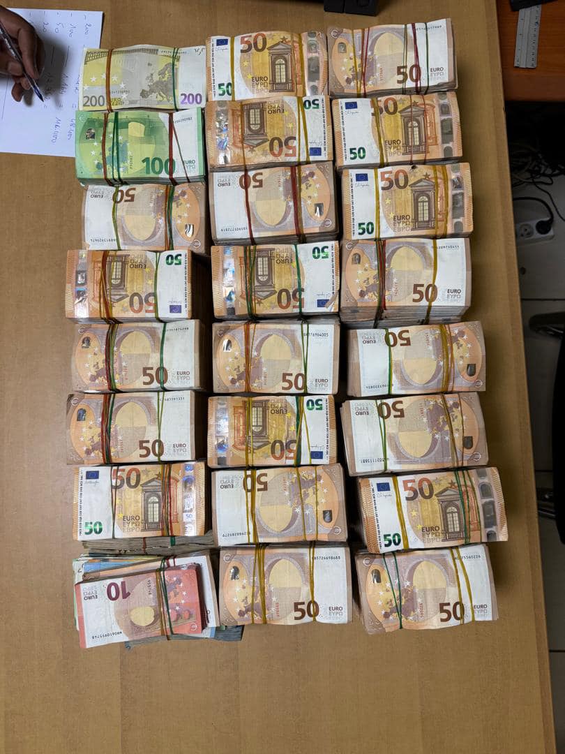 Mali : La douane malienne intercepte 1 270 000 euros à l'aéroport international Modibo Keïta