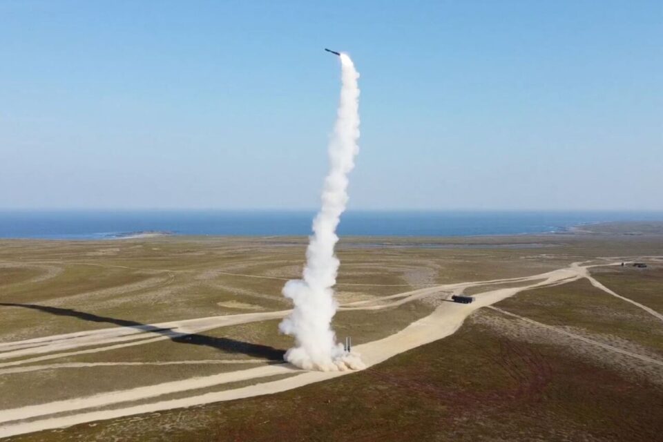 "Il n'y a aucun moyen de le contrer" : c'est quoi ce redoutable missile hypersonique tiré par les Russes ?