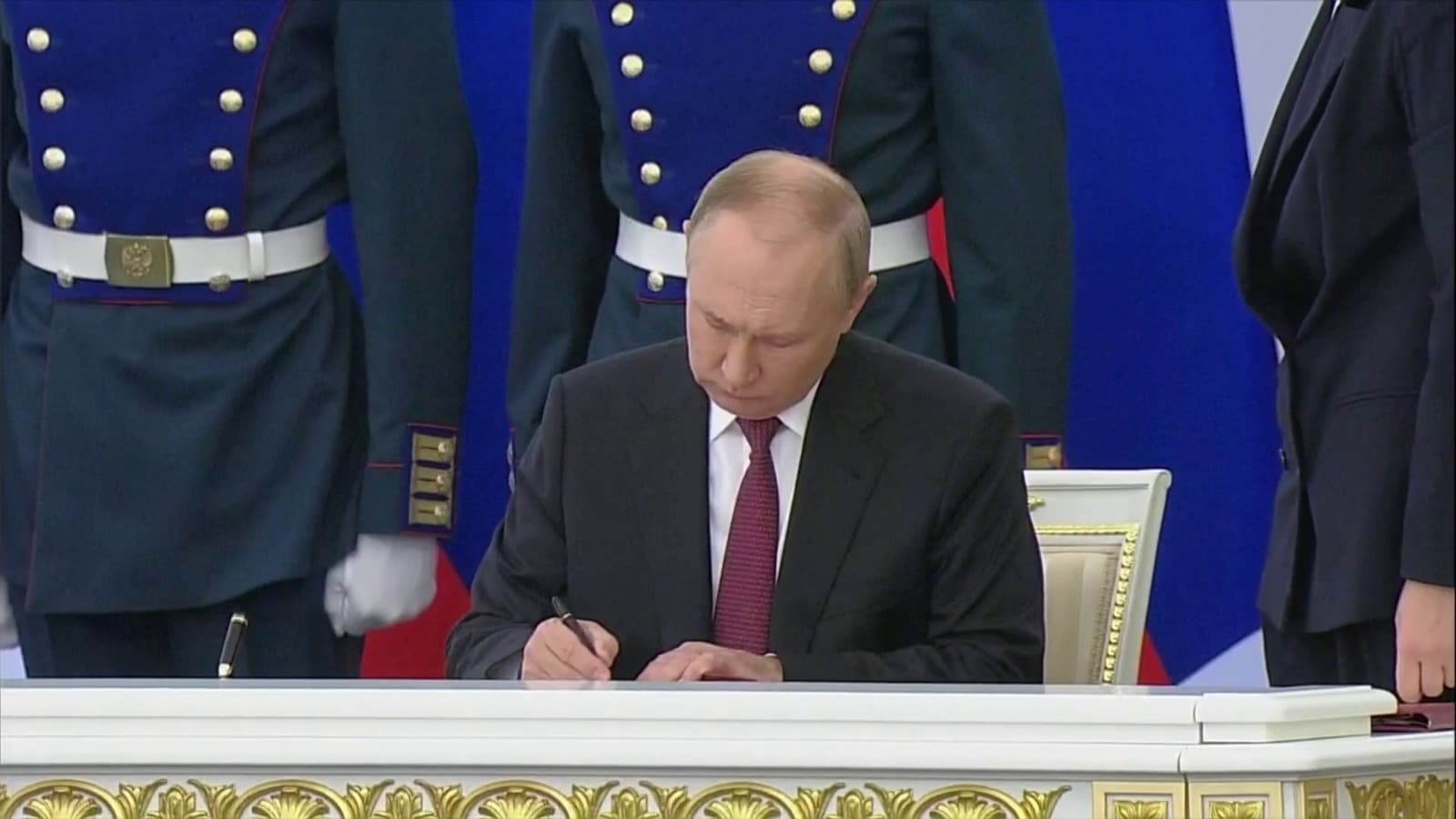 Russie : Poutine signe une loi annulant des dettes pour les soldats en Ukraine