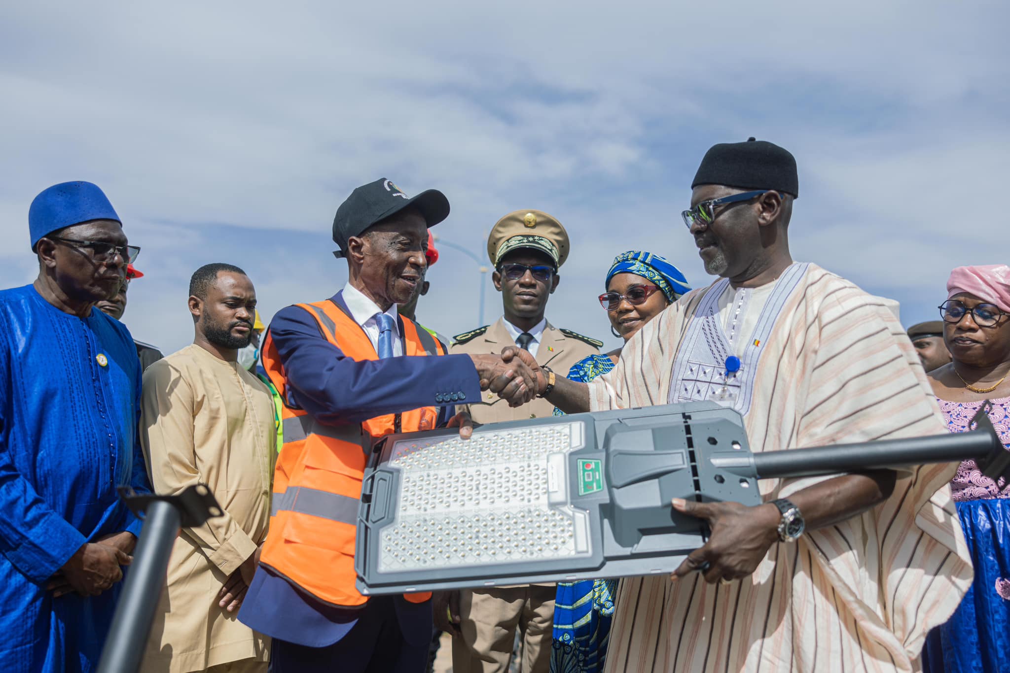 Bamako : lancement des travaux d’éclairage solaire de deux grandes artères