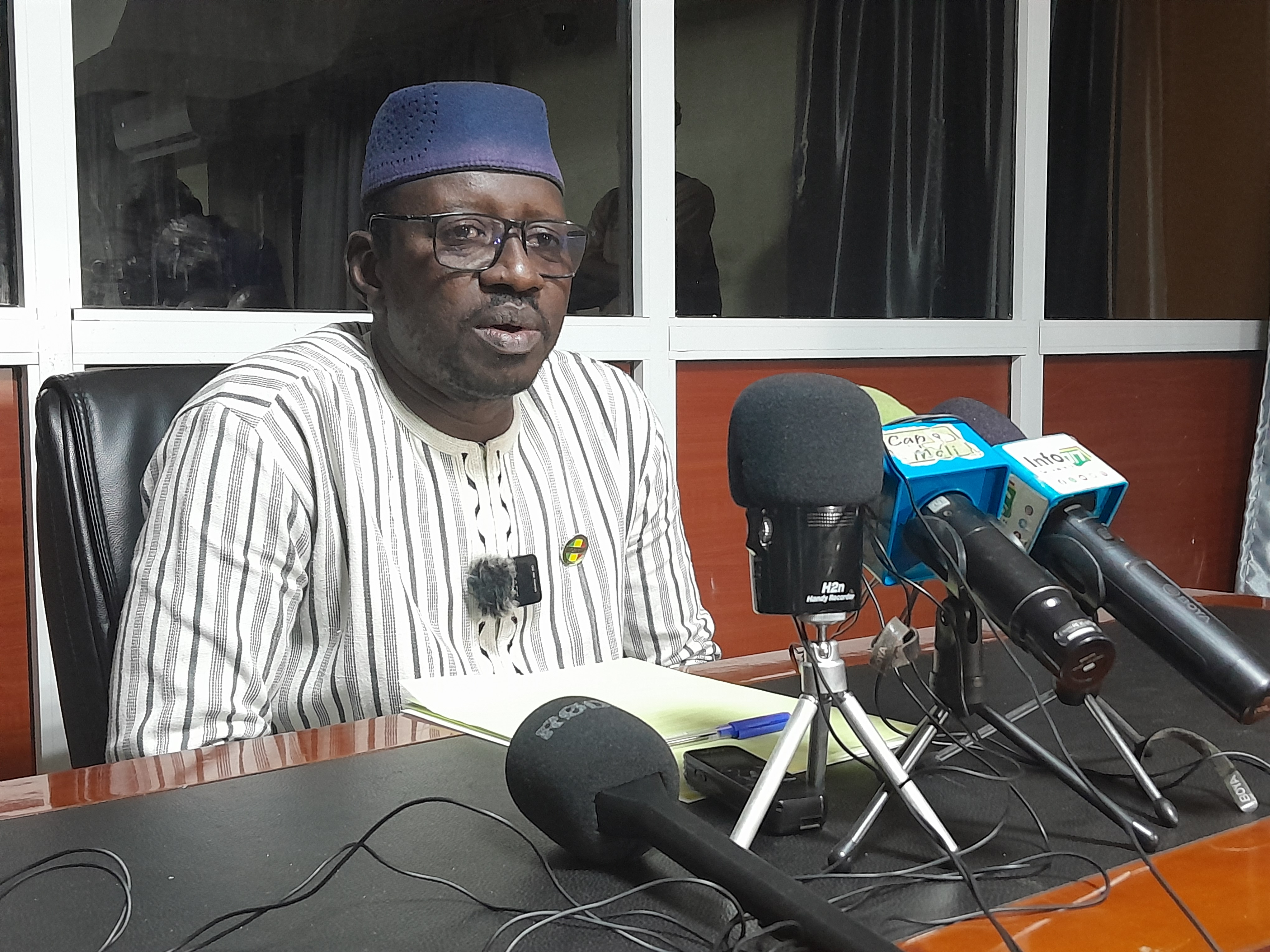 "La CANAM ou l'INPS n'ont pas bouffé 19 milliards de l'État, ce sont des mauvais payeurs qui doivent à la CANAM et à l'INPS 19 milliards", affirme l'Honorable Aboubacar Sidiki FOMBA