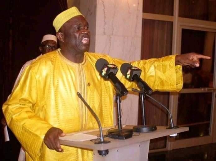 Transition : Aboubacar Sidick FOMBA et Mamadou Hawa Gassama main dans la main