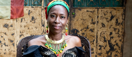 A vos plumes : La spontanéité de la confiance en soi et en l’autre se meurt à petit feu