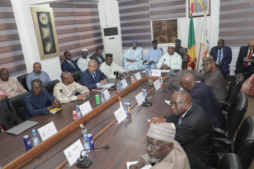 Crise énergétique : Le Premier ministre intensifie ses efforts sur tous les fronts.