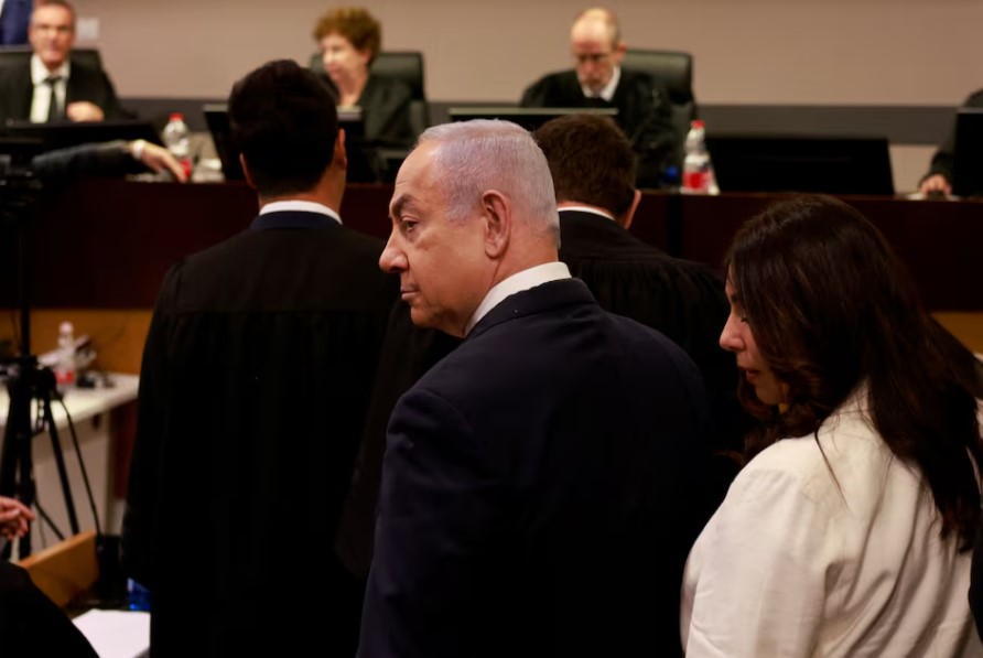 Israël  : Netanyahu témoigne pour la première fois dans son procès pour corruption