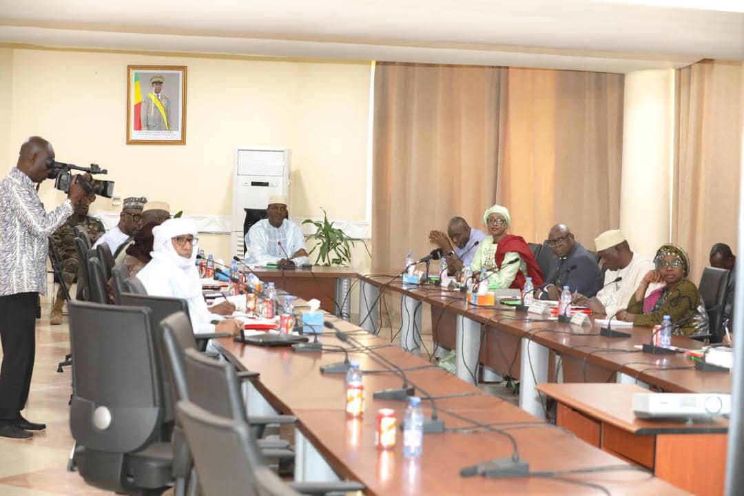 Première réunion du Comité interministériel de sécurité routière : Objectif de réduction de 50 % du taux de mortalité lié aux accidents de la route