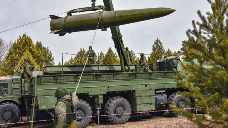 Ukraine : l’armée russe annonce une «frappe massive» en réponse à l'attaque d'un aérodrome de la région de Rostov 