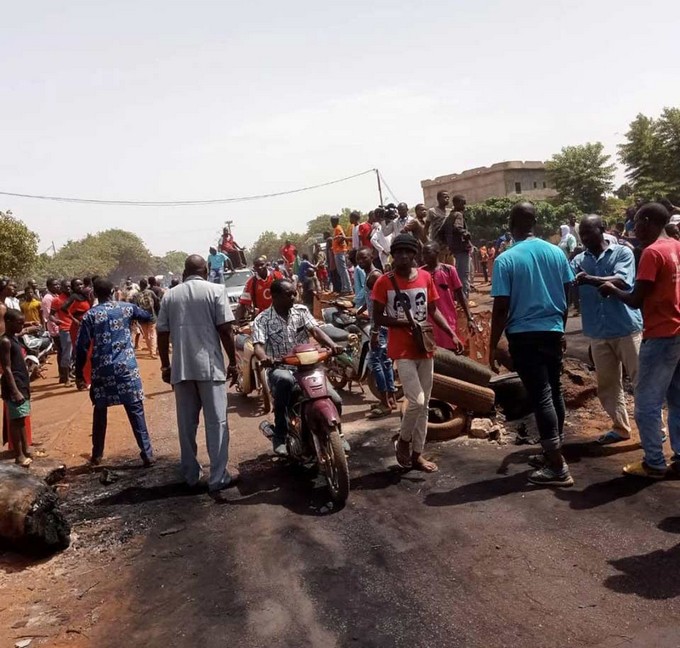 Mes mots : Une réflexion mûre est une chose qui est indispensable au discernement des choses dites prioritaires et nécessaires.