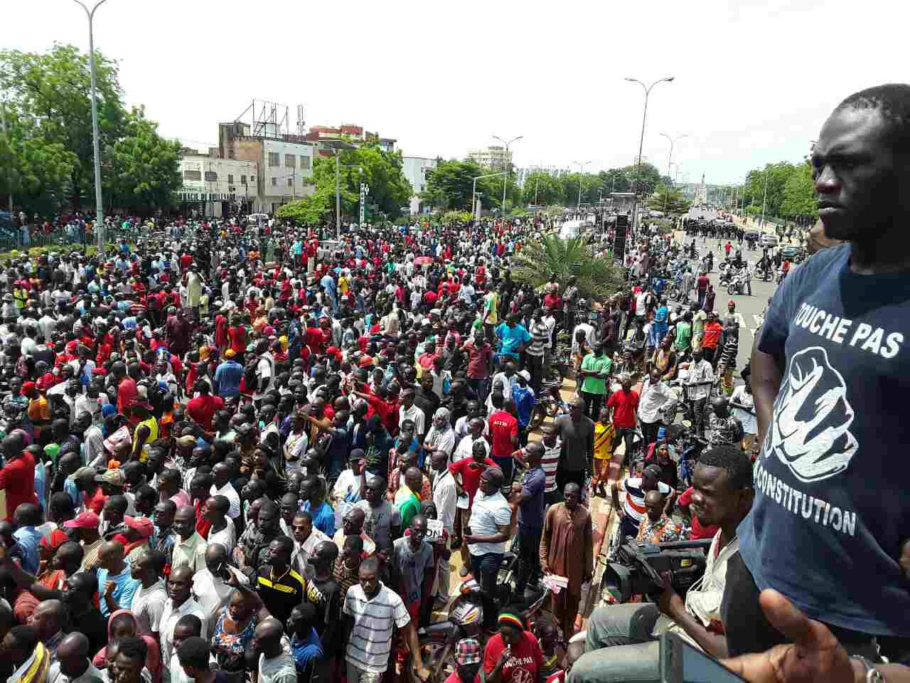Manifs de soutien à la transition: Le contexte s’y prête mais non au deux poids deux mesures