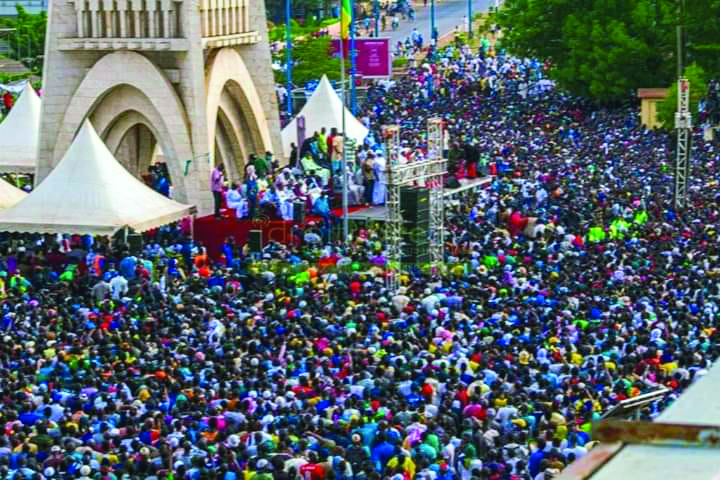 Résistance face aux marionnettes de la CEDEAO et de l’UEMOA : Le quitus du peuple aux autorités de la transition