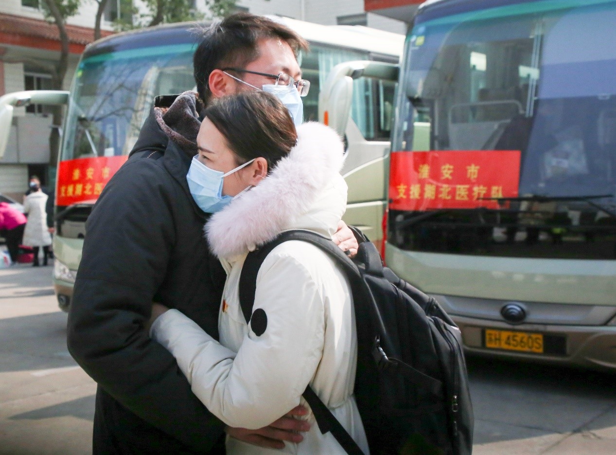 Wuhan accuillent à nouveau 6 000 personnels médicaux en une seule journée