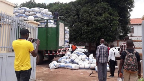 Lutte contre le paludisme : Bamako restitue à Conakry ses moustiquaires volées
