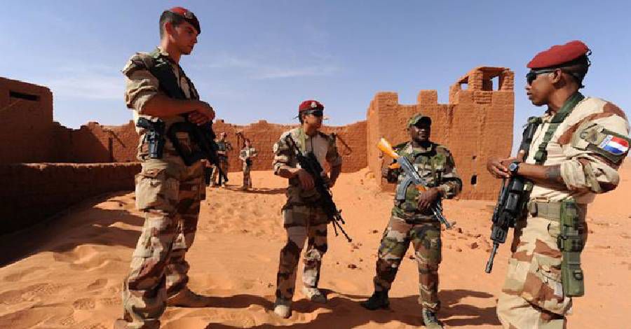 La stratégie du gouvernement français au Mali doit être interrogée