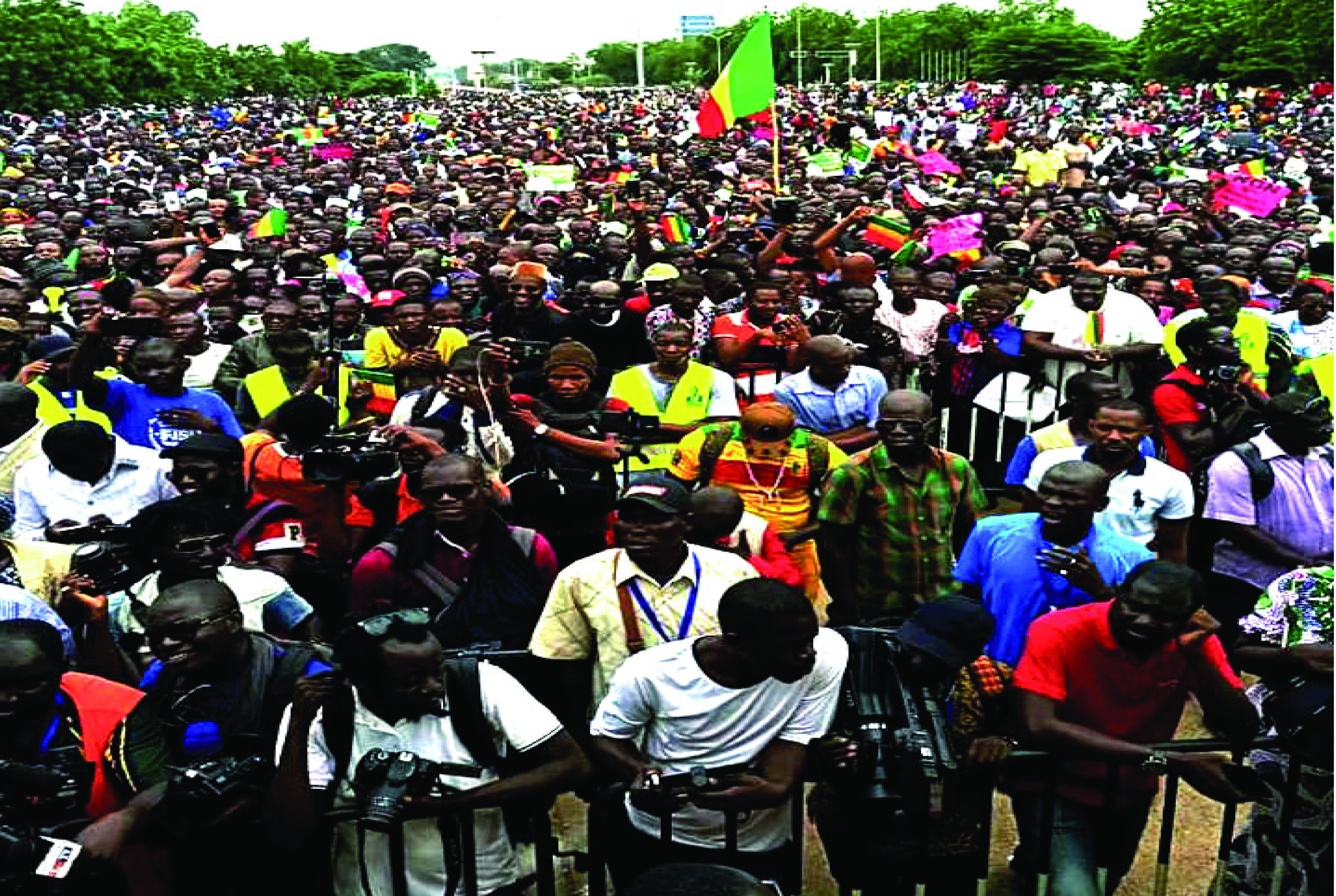 Grand meeting de soutien à la transition à Bamako : Les manifestants dénoncent « l’ingérence extérieure dans la gestion du Mali »