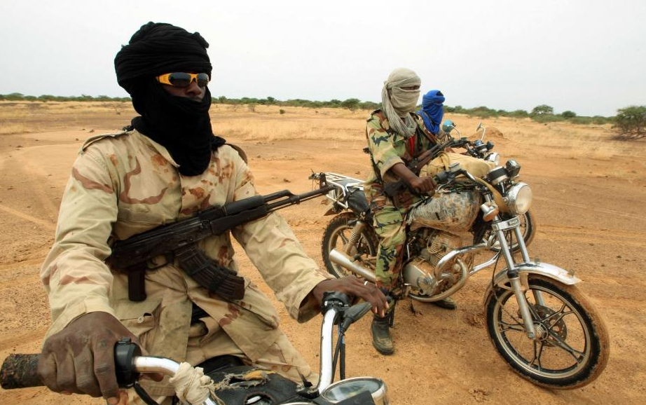 Le tambour avec tout le bruit qu’il fait, n’est rempli que de vent