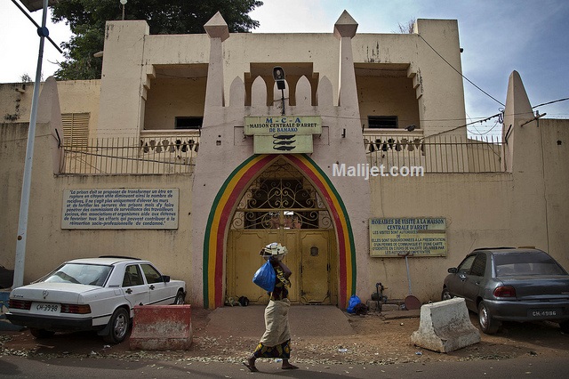 Faux contrat de véhicules: 4 militaires et deux civils inculpés