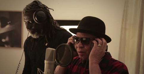 Africa Stop Ebola - Tiken Jah Fakoly, Amadou & Mariam, Salif Keita, Oumou Sangare and others